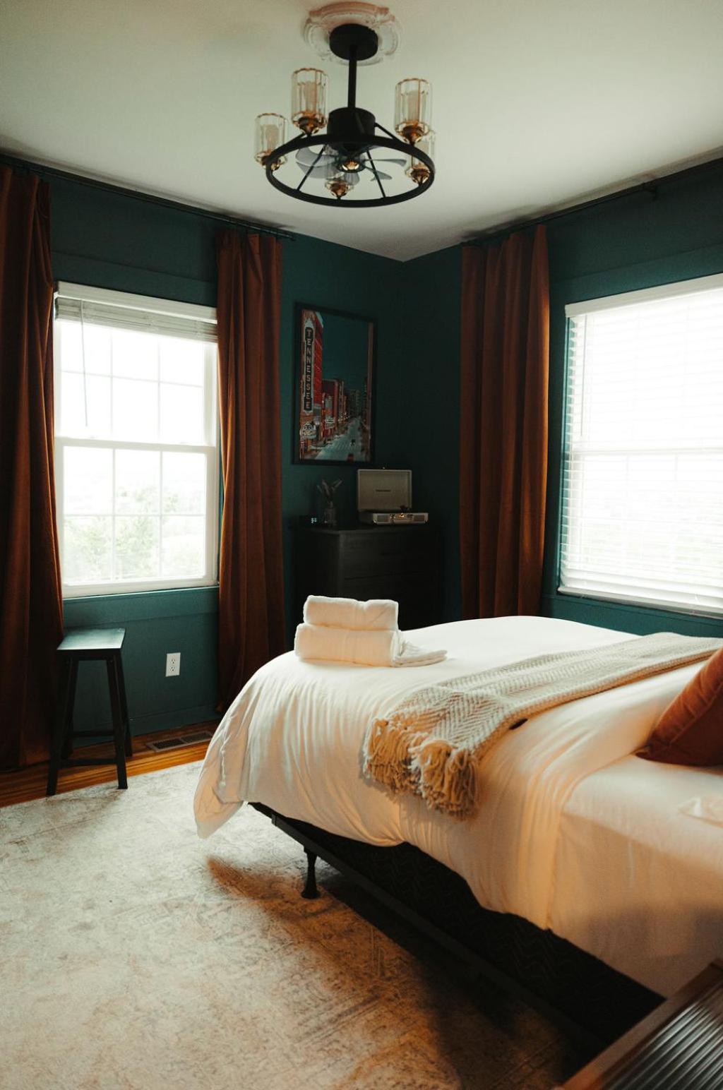 Historic Renovated 2Bd - Overlooking Downtown Knoxville Exterior photo